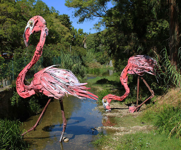 trash-animal-sculpture-artur-bordalo-3-57ea223746235__700