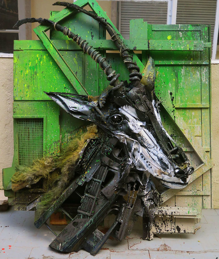 trash-animal-sculpture-artur-bordalo-30-57ea1bef2b640__700