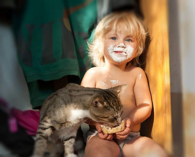 children-need-a-cat-in-their-life-04