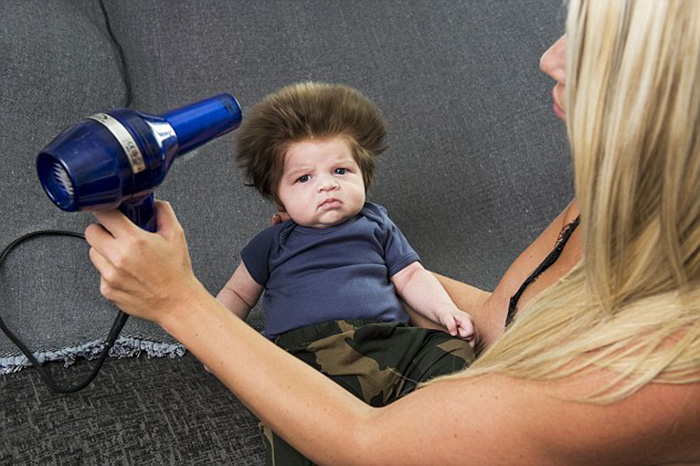 Decouvrez Ce Bebe De 2 Mois Avec Des Cheveux Bouffant Des Plus Fou