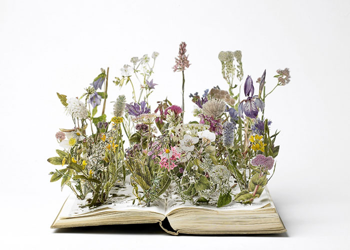 illuminated-book-sculpture-su-blackwell-41-57ee49d614a46__700