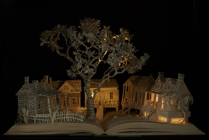 illuminated-book-sculpture-su-blackwell-8-57ee498590e18__700