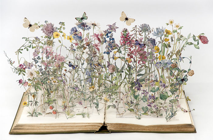 illuminated-book-sculpture-su-blackwell-17-57ee49946c25d__700