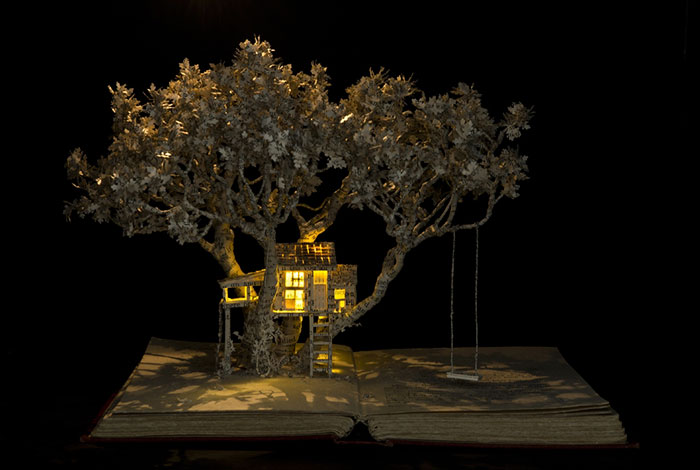 illuminated-book-sculpture-su-blackwell-10-57ee498976b59__700
