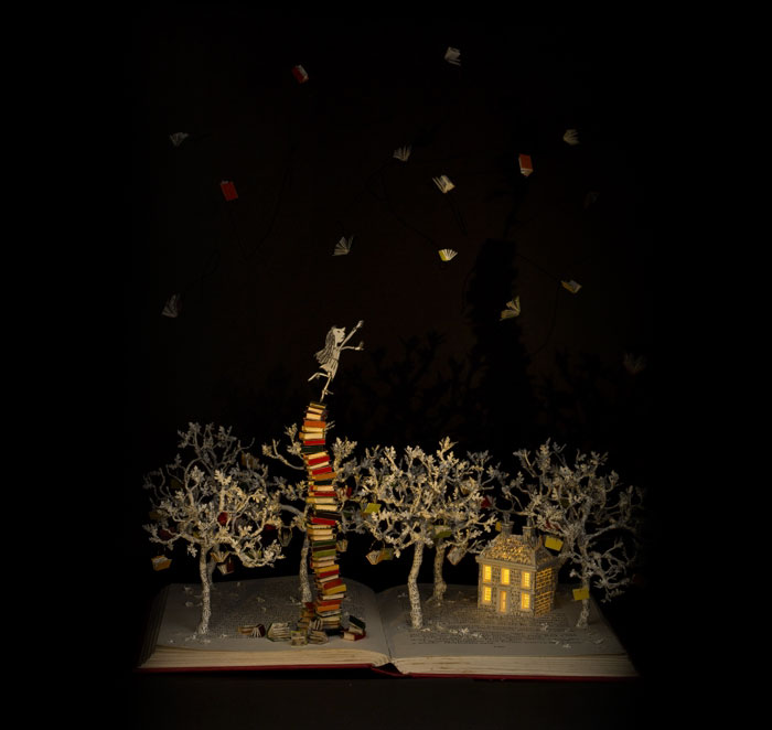 illuminated-book-sculpture-su-blackwell-14-57ee498f87873__700