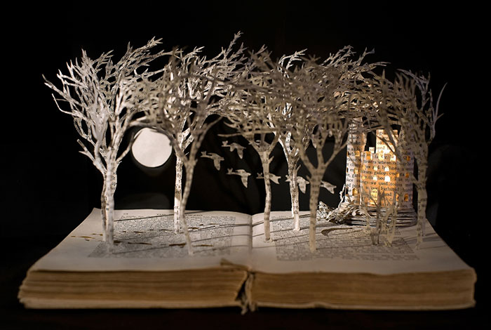 illuminated-book-sculpture-su-blackwell-32-57ee49c27050b__700