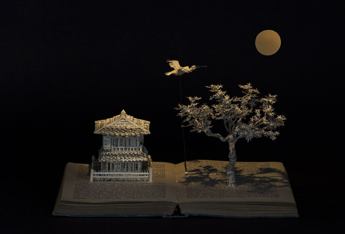 illuminated-book-sculpture-su-blackwell-5-57ee497fc7dbe__700