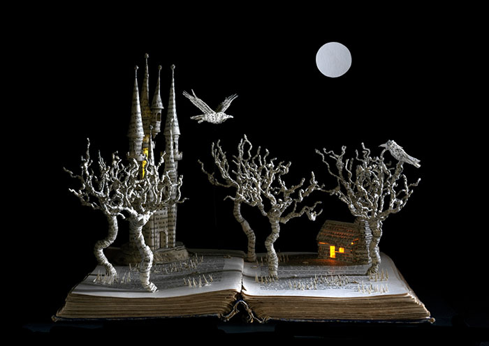 illuminated-book-sculpture-su-blackwell-19-57ee4998e2e39__700