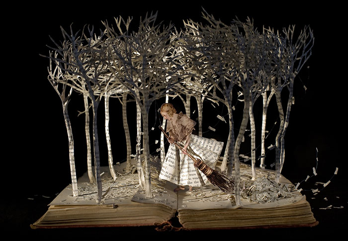 illuminated-book-sculpture-su-blackwell-34-57ee49c7f22cb__700