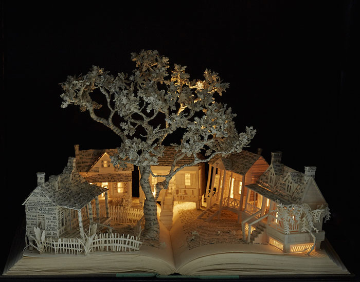 illuminated-book-sculpture-su-blackwell-42-57ee4b5bbb431__700
