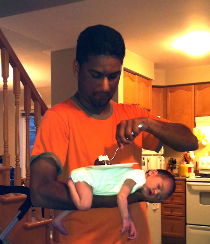 funny-baby-parenting-moments-41-57fcce563cedf__700