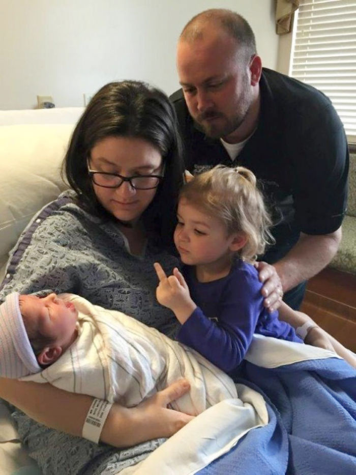 funny-baby-parenting-moments-45-57fcce627969b__700