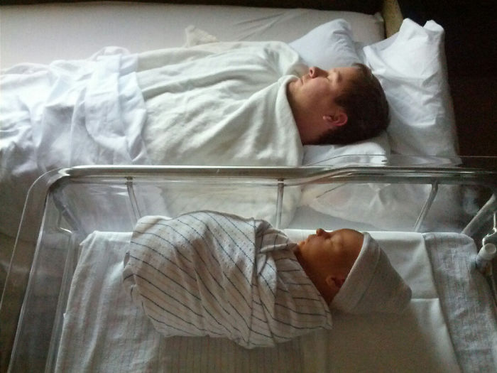 funny-baby-parenting-moments-47-57fcce67bb16e__700