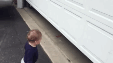 funny-baby-parenting-moments-19-57fcce1307d3d__605