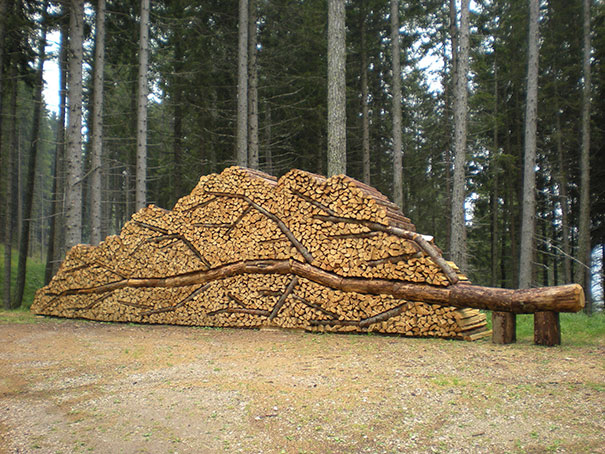 creative-wood-pile-stacking-art-33-58186a123f398__605