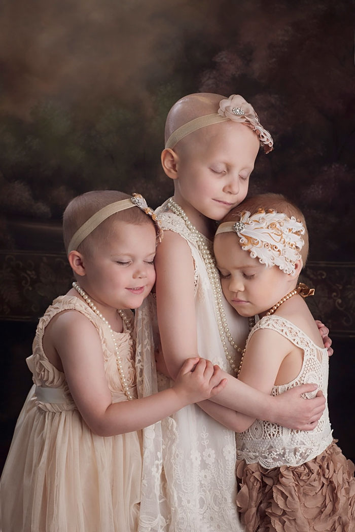 3 ans plus tard, trois enfants survivants du cancer ont reconstitué leur photo virale