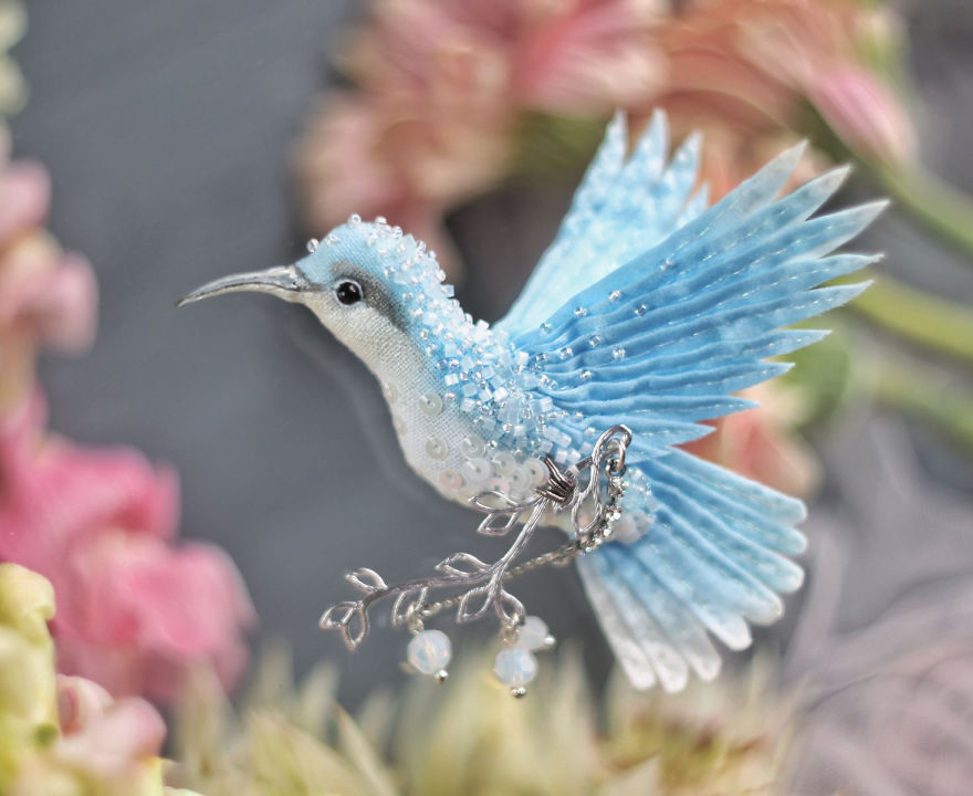 Les oiseaux du paradis par l'artiste russe Julia Gorina