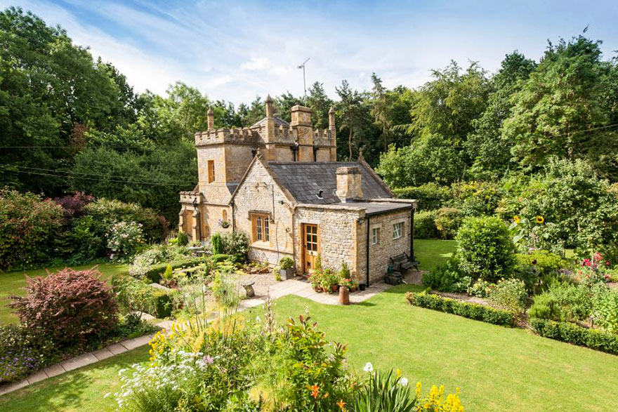 Le Plus Petit Chateau D Angleterre Est A Vendre Et Il Ne Coute Pas Plus Qu