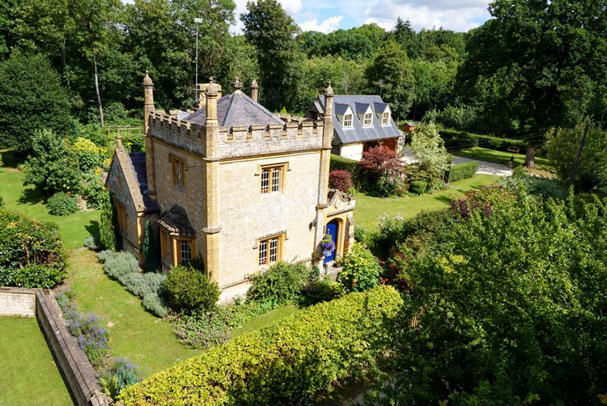 Le Plus Petit Chateau D Angleterre Est A Vendre Et Il Ne Coute Pas Plus Qu