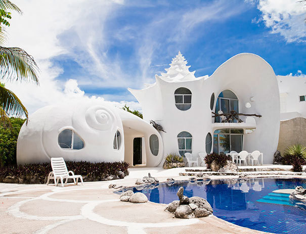 15-epic-homes-that-look-like-they-came-straight-out-from-a-fairytale-07