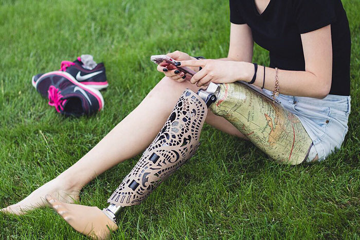stylish-leg-prosthetics-alleles-studio-65