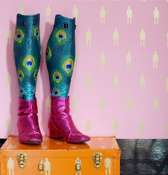 stylish-leg-prosthetics-alleles-studio-53