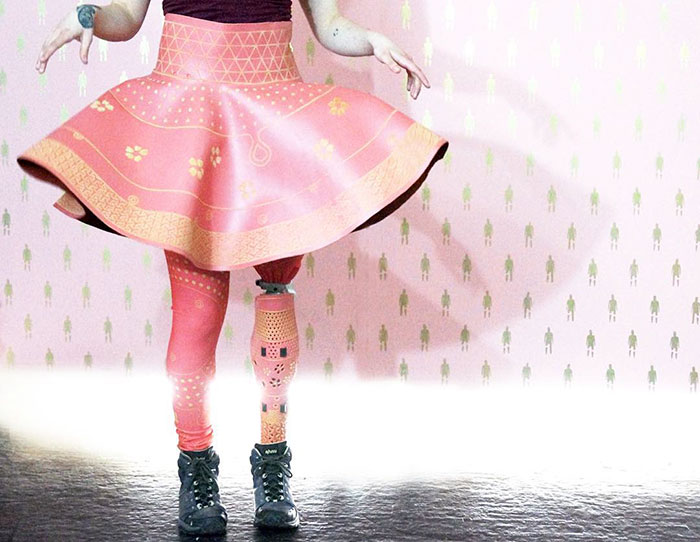 stylish-leg-prosthetics-alleles-studio-51