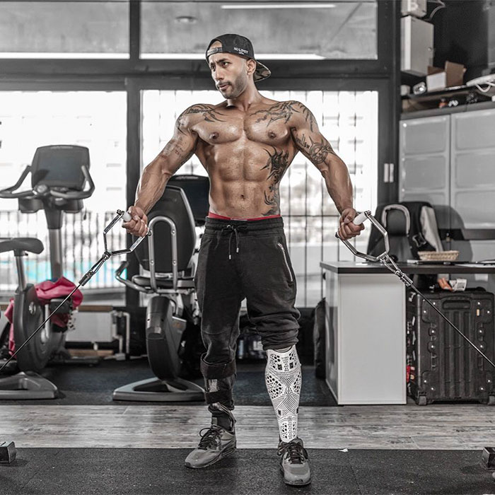 stylish-leg-prosthetics-alleles-studio-70