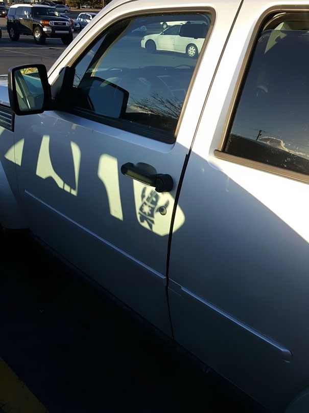 e2b3ffa92116f21cdac1d7f3ec6a266c_Shadows-Not-Like-Objects-71-594a6726d7368__605