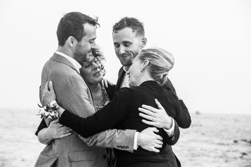 lgbt-wedding-pictures-16-59356899ed11d__880