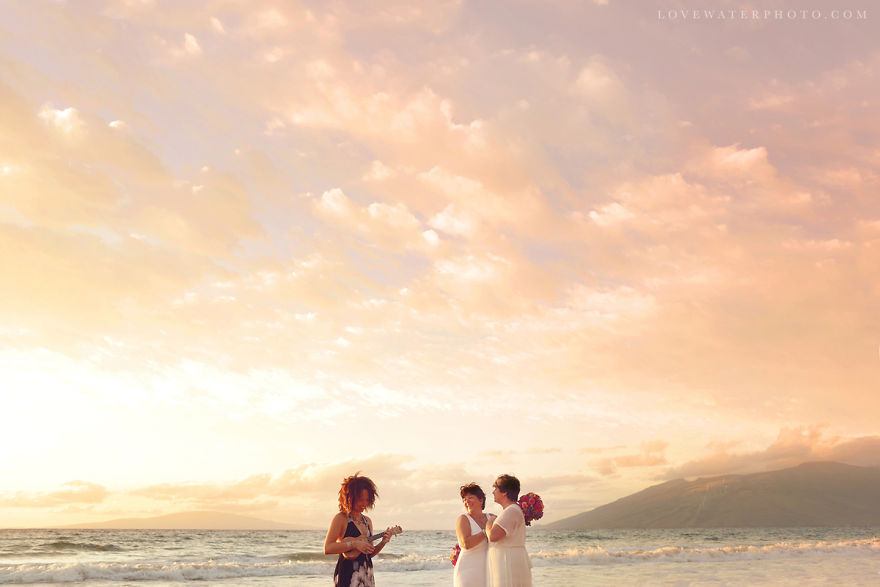 lgbt-wedding-pictures-61-5935a0a14e6eb__880