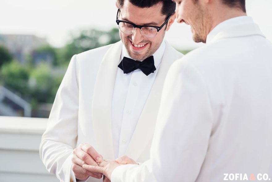 lgbt-wedding-pictures-63-5935a1cb734e1__880