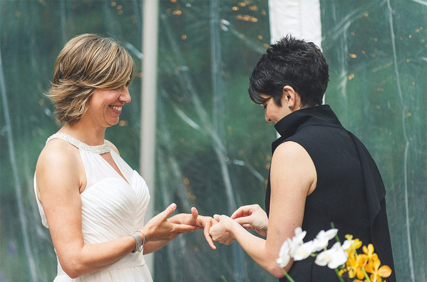 lgbt-wedding-pictures-65-5935a38ee289c__880