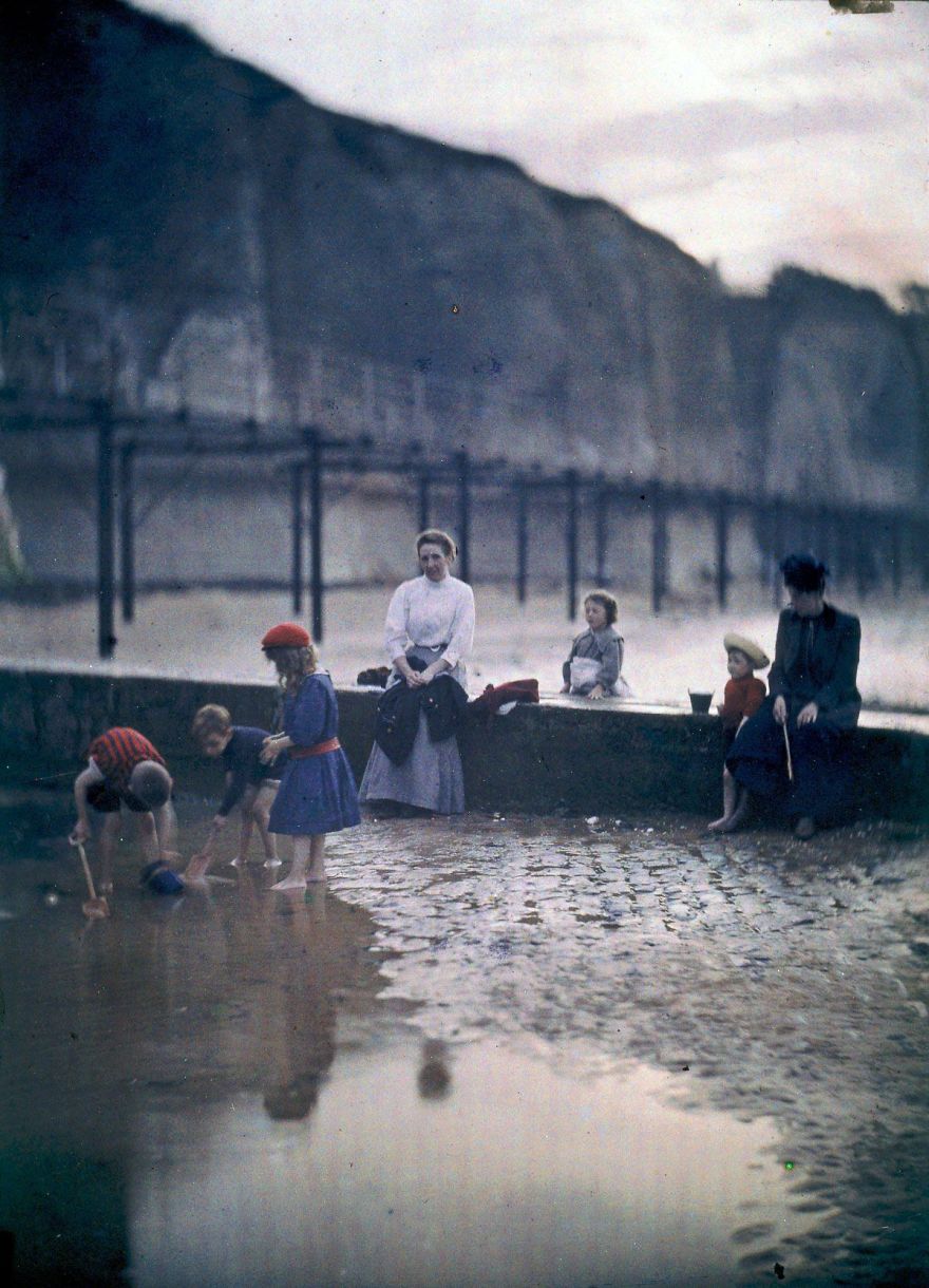 first-color-photos-vintage-old-autochrome-lumiere-auguste-louis-593e42ac4851c__880