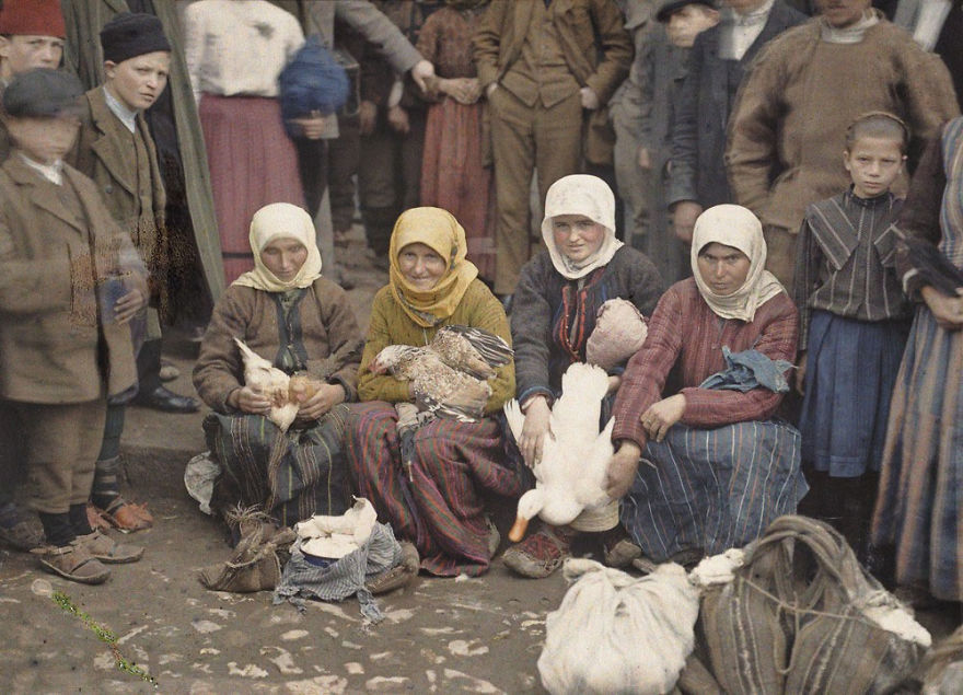 first-color-photos-vintage-old-autochrome-lumiere-auguste-louis-593e7600384cd__880