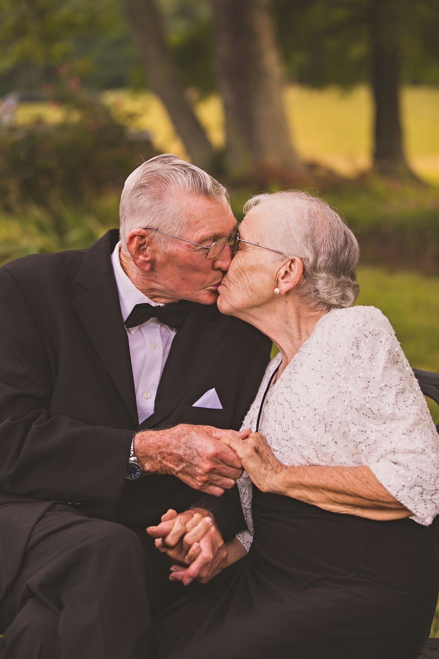 9924e10d4e8c2e09fa5f9e7f1da8c662_65-Years-of-Marriage-5957c542b120b__880