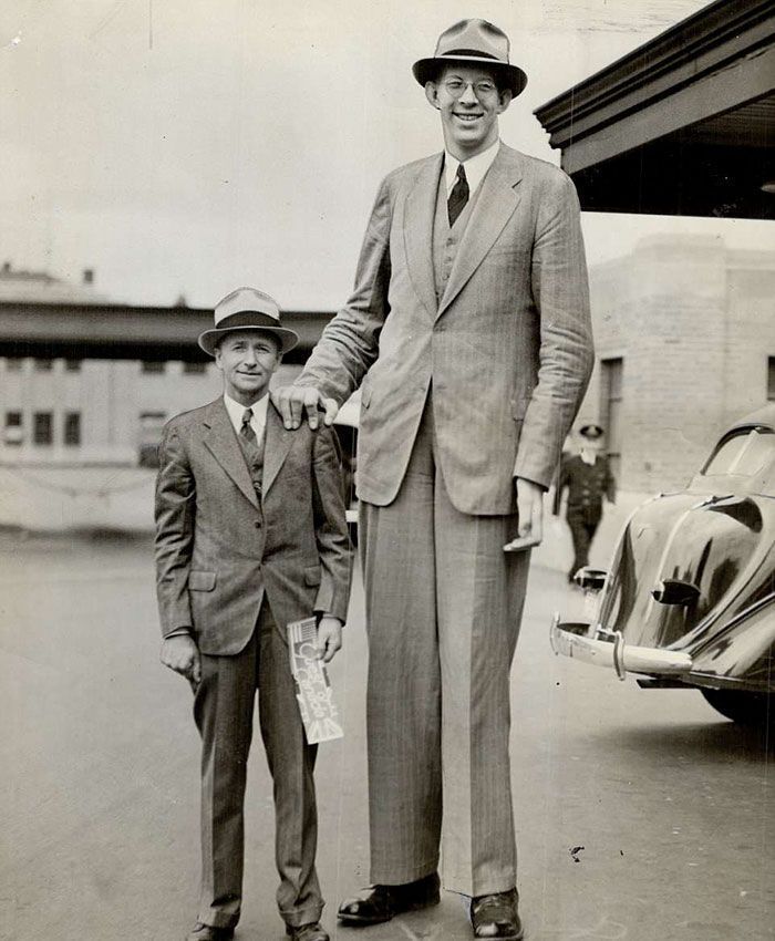 Quelqu'un a trouvé des images rares de l'homme le plus grand qui ait jamais vécu, c'est surréaliste. Quelqu'un a trouvé des images rares de l'homme le plus grand qui ait jamais vécu, c'est surréaliste.