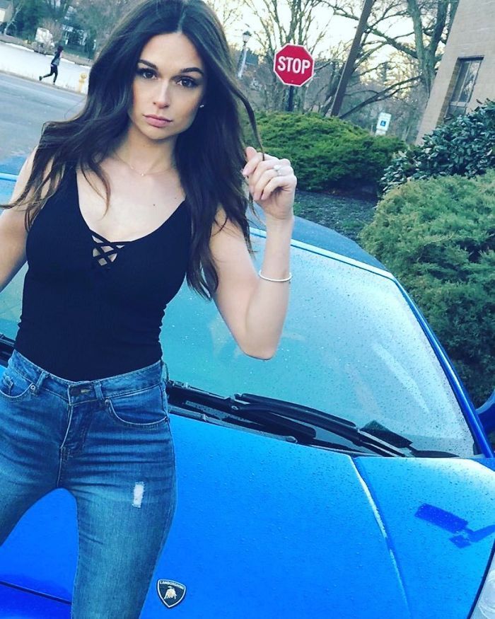 Quand cette fille s'est fait amputer la jambe à 11 ans, personne ne s'attendait à ce qu'elle devienne mannequin 20 ans plus tard. Quand cette fille s'est fait amputer la jambe à 11 ans, personne ne s'attendait à ce qu'elle devienne mannequin 20 ans plus tard.