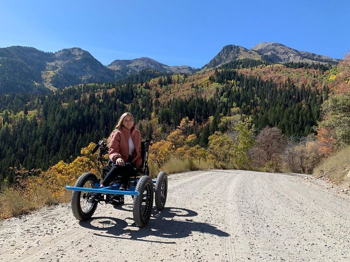 Un homme conçoit un fauteuil roulant tout-terrain pour que ...