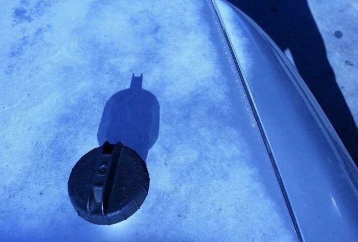 108 Times People Spotted Shadows Of Things That Look Deceiving And Just Had To Take A Pic Of Them