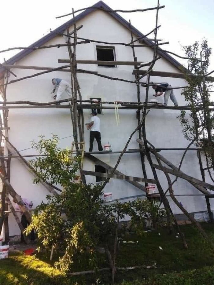 83 Of The Worst Work Safety Examples Ever, As Shared In An Online Group Dedicated To Them (New Pics)