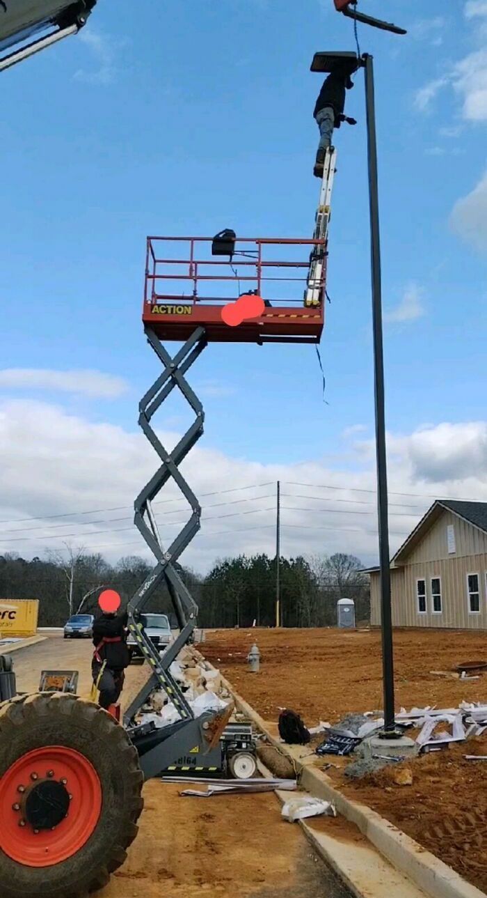 83 Of The Worst Work Safety Examples Ever, As Shared In An Online Group Dedicated To Them (New Pics)
