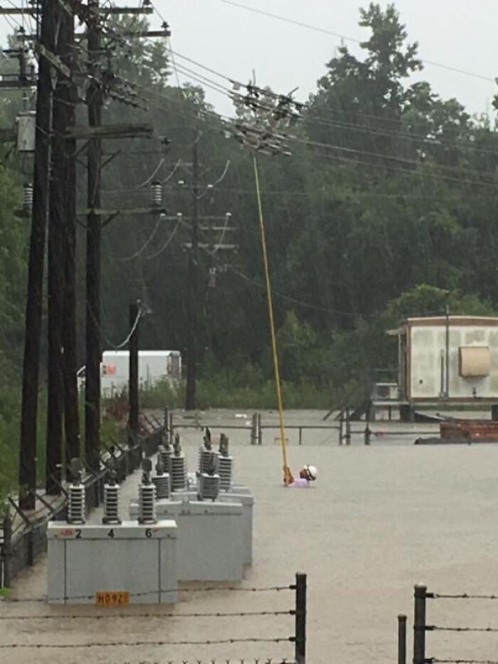 83 Of The Worst Work Safety Examples Ever, As Shared In An Online Group Dedicated To Them (New Pics)