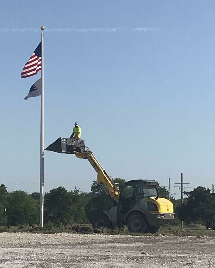 83 Of The Worst Work Safety Examples Ever, As Shared In An Online Group Dedicated To Them (New Pics)