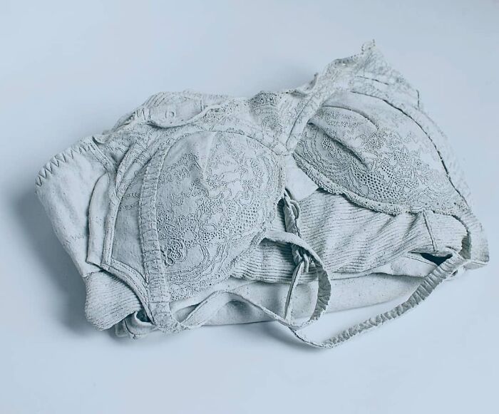 This Japanese Artist Uses Soft Clay To Carve Out Hyper-Realistic Clothing And Accessories (30 Pics)