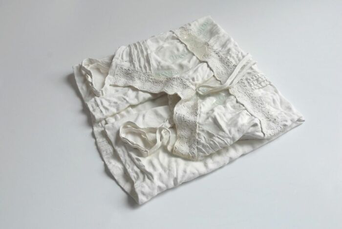 This Japanese Artist Uses Soft Clay To Carve Out Hyper-Realistic Clothing And Accessories (30 Pics)