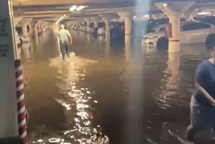 People Are Horrified By The Scenes Of Apocalyptic Flooding In New York City (34 Photos)