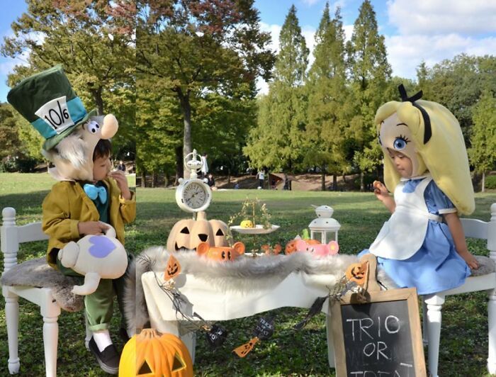 These Kids Get Dressed Up In Hand-Crafted Costumes And They Look Adorable In Them (60 Pics)