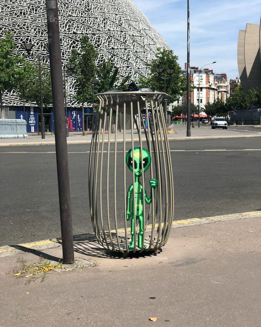 Artist ‘Vandalizes’ The Streets With His Fun And Unique Pixel Art (30 Pics)