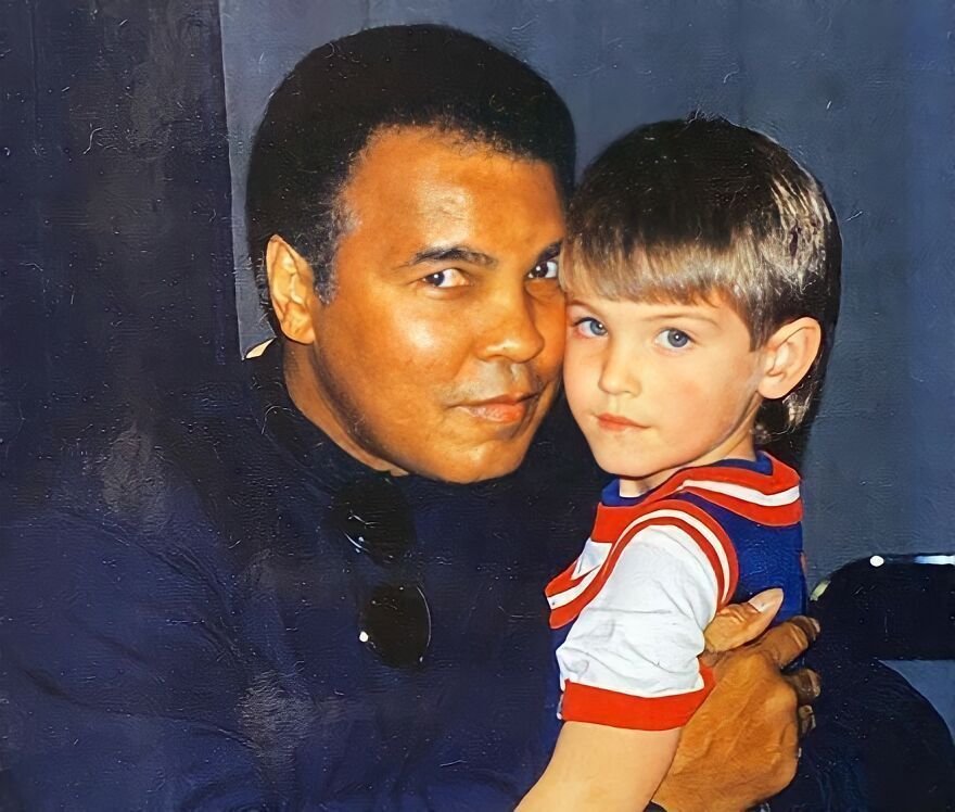 Guy Shares His Photo Album Where He Is Posing Alongside Celebrities (30 Pics)